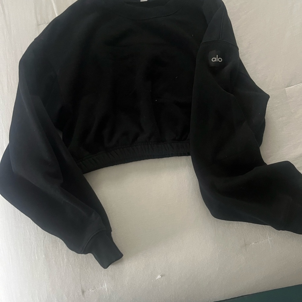 ALO Devotion Pullover
Size Small